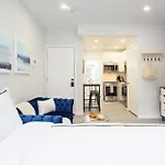 240-15 Luxury Studio Prime Location W&D