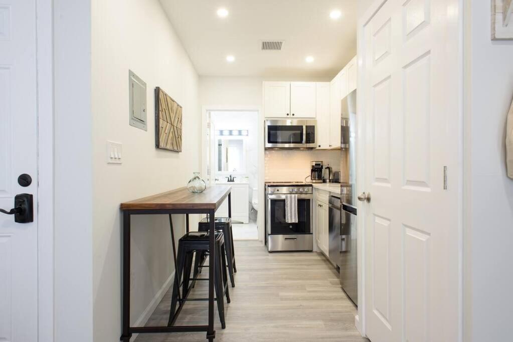 Apartment 240-15 Luxury Prime Location W&d New York