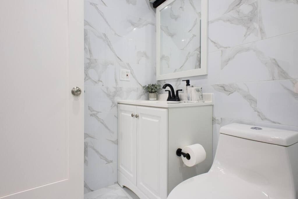 240-15 Luxury Prime Location W&d * New York