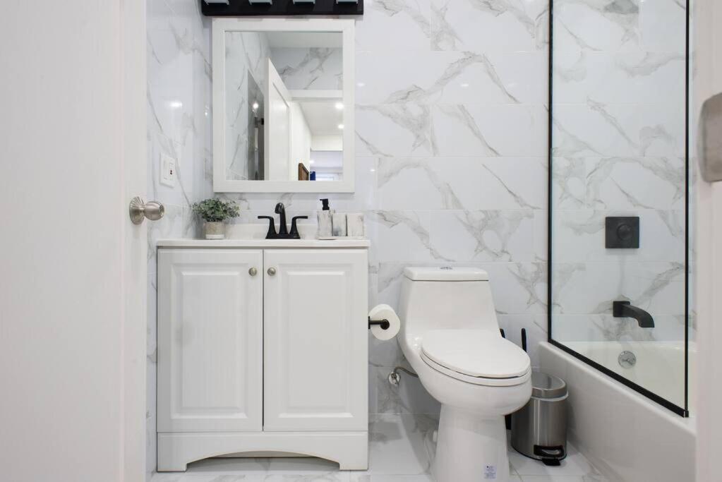 Apartment 240-15 Luxury Prime Location W&d *